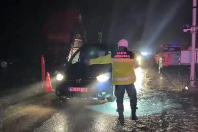 Uludağ’da kar kalınlığı 20 santimetreye ulaştı: Jandarma denetime geçti
