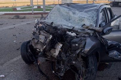 Malatya’da minibüs ile otomobil çarpıştı: 1’i ağır 3 yaralı
