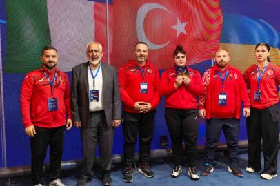 Milli halterci Tuana Süren Avrupa şampiyonu
