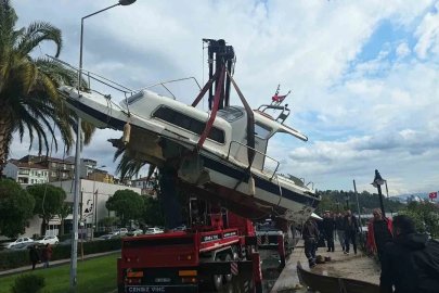 Fırtınada batan tekne kurtarıldı
