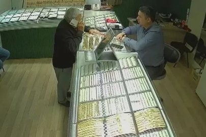 Yaşlı adamın birikimini dolandırıcılardan sarrafın dikkati kurtardı
