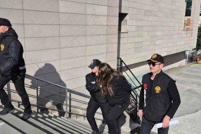 Evinde misafir ettiği şahsın bıçakla ölümüne ilişkin gözaltına alınan kadın tutuklandı
