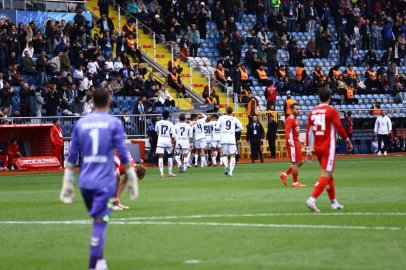Trendyol Süper Lig: Kasımpaşa: 2 - Samsunspor: 1 (İlk yarı)
