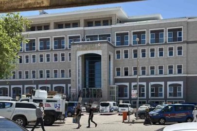 8 yaşındaki çocuğa ütüyle işkence iddiasında üvey anne ve 2 kişi tutuklandı
