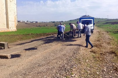 Vatandaşlar mahalle yollarını kendi imkanlarıyla yaptı
