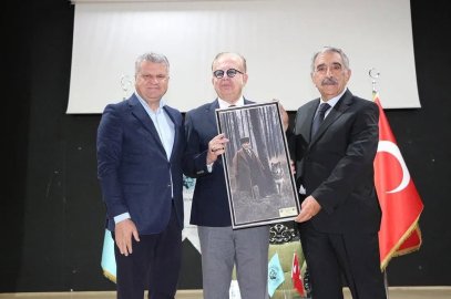 Prof. Dr. Cihat Yaycı’dan mavi vatan, Doğu Akdeniz ve Kıbrıs politikalarına ilişkin çarpıcı açıklamalar
