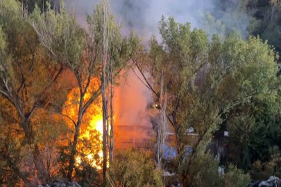 Bağ evindeki yangında piknik tüpü bomba gibi patladı
