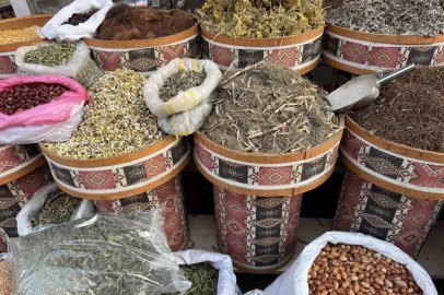Iğdır’da havalar soğudu, baharatçılarda yoğunluk arttı
