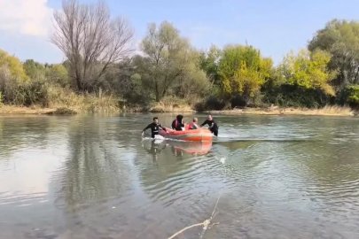 Piknik yaparken mahsur kalan 2 kişiyi itfaiye kurtardı

