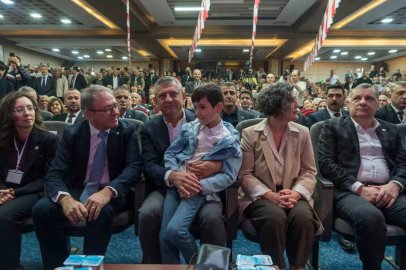 Özgür Özel’den Besim Dutlulu’nun ’parti değiştireceği’ iddialarına sert tepki
