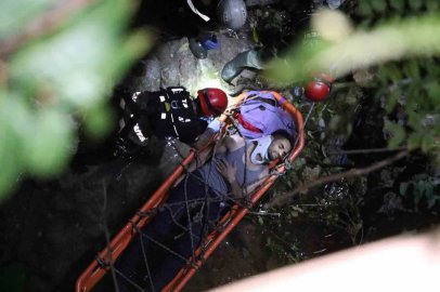 25 metreden kayalık alana düştü, 2 saatlik operasyonla kurtarıldı
