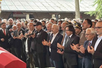 Hayatını kaybeden uzman çavuş askeri törenle son yolculuğuna uğurlandı
