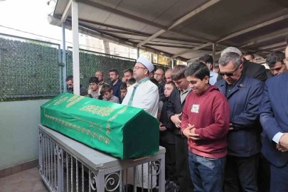 Maltepe’de gecekondu yangınında hayatını kaybeden 12 yaşındaki çocuk toprağa verildi
