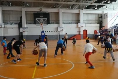 Kağıthane’de kış spor okullarına yoğun ilgi
