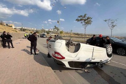 Şırnak’ta virajı alamayan araç takla attı: 3 yaralı
