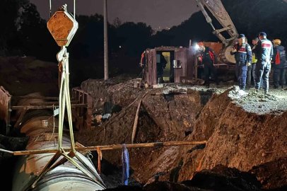 Gece saatlerinde göçük altında kalan işçi kurtarıldı
