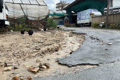 Alanya’da pazar yerini su bastı

