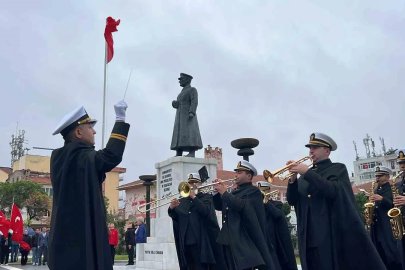 Çanakkale’de Cumhuriyet Bayramı coşkusu çelenk töreniyle başladı
