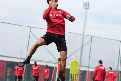 Çorum FK, Erzurumspor FK mesaisini sürdürdü

