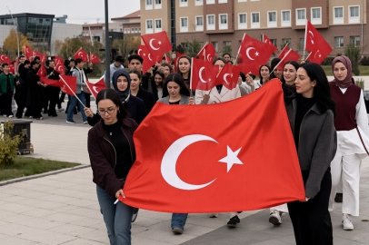Cumhuriyet Bayramı dolayısıyla bayrak yürüyüşü düzenlendi