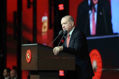 Cumhurbaşkanı Erdoğan: "Türkiye Cumhuriyetini muasır medeniyetler seviyesinin üzerine çıkarmak için var gücümüzle çalışmaya bugün bir kez daha söz veriyoruz"
