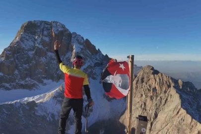 Havada, karada, suda Türk bayrağını dalgalandırdılar
