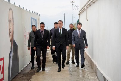 Üzümlü’de yapımı devam eden güreş salonunda inceleme