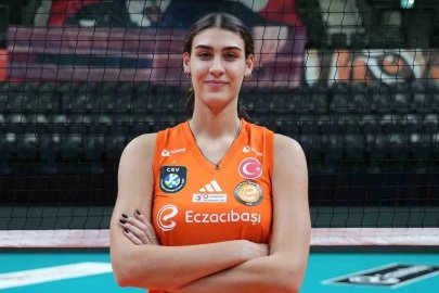 Karmen Aksoy, Eczacıbaşı’nda
