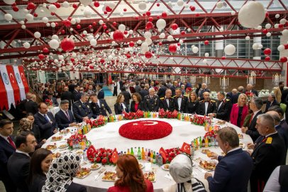 Erzincan'da Cumhuriyet'in 103. yılı resepsiyonla kutlandı