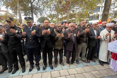 Kanser nedeniyle hayatını kaybeden polis memuru, memleketinde son yolculuğuna uğurlandı

